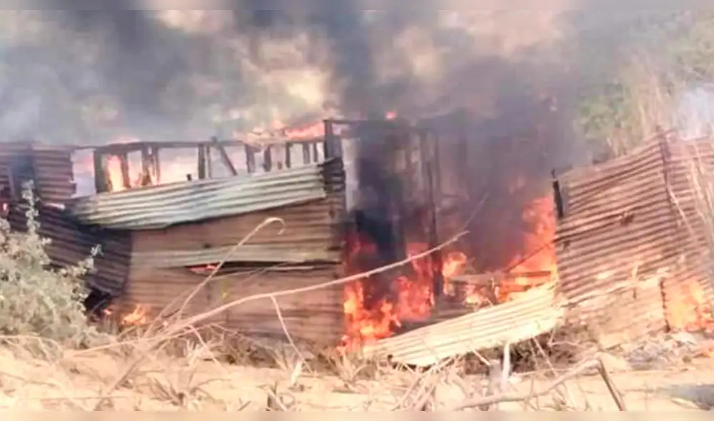 Los corrales quedaron convertidos en cenizas. Decenas de animales murieron. Los corrales quedaron convertidos en cenizas. Decenas de animales murieron.