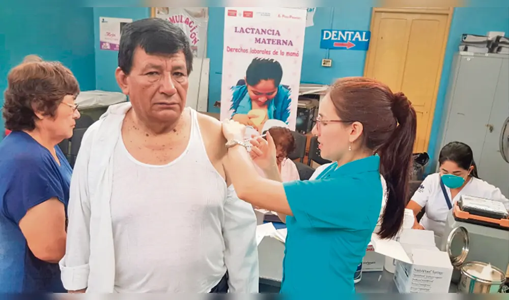 Vacunan gratis a adultos mayores contra la neumonía en centros de salud de Trujillo y Piura. Vacunan gratis a adultos mayores contra la neumonía en centros de salud de Trujillo y Piura.