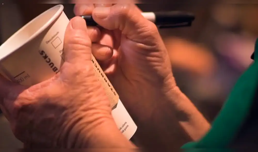 Facebook: Starbucks abre su primer local atendido por adultos mayores