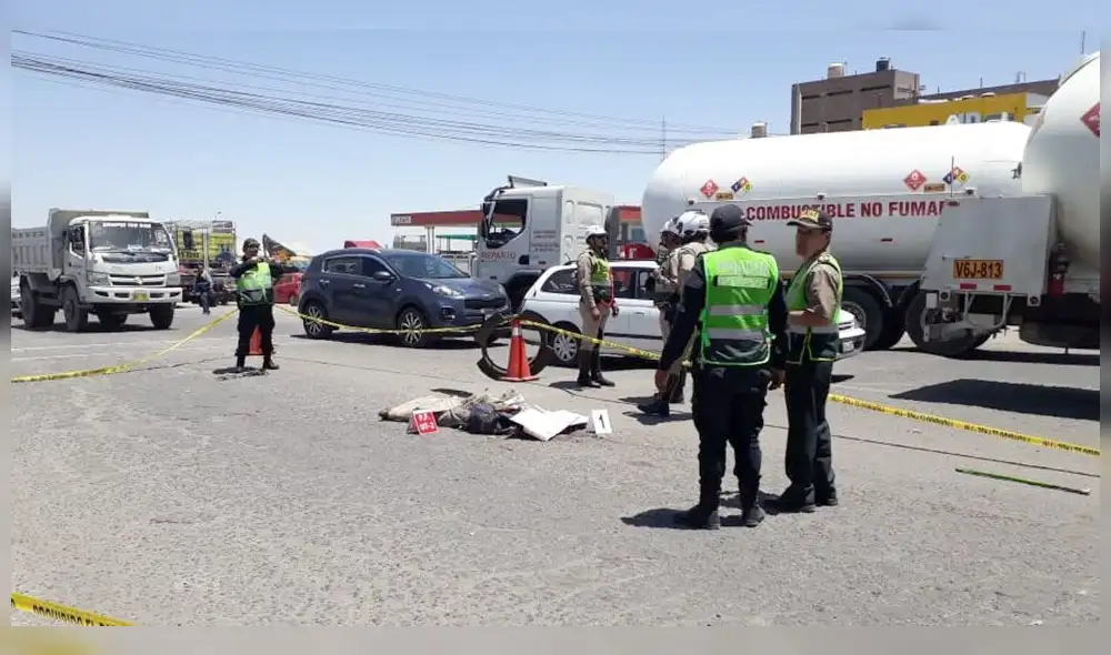 Arequipa. Accidente de transito protagonizado por tráiler deja un anciano muerto.