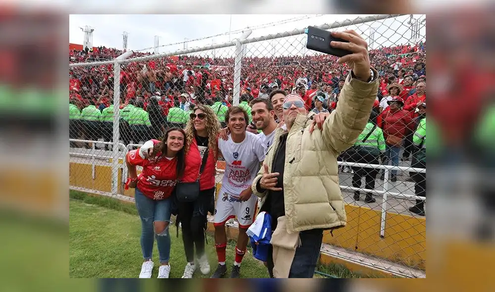 El argentino Romagnoli festejaba así el campeonato y ascenso logrado con Cienciano El argentino Romagnoli festejaba así el campeonato y ascenso logrado con Cienciano