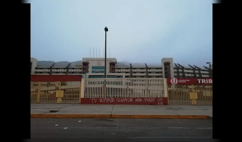 Alianza Lima vs Universitario: pintas en el Estadio Monumental en la previa del clásico. Foto: Facebook.