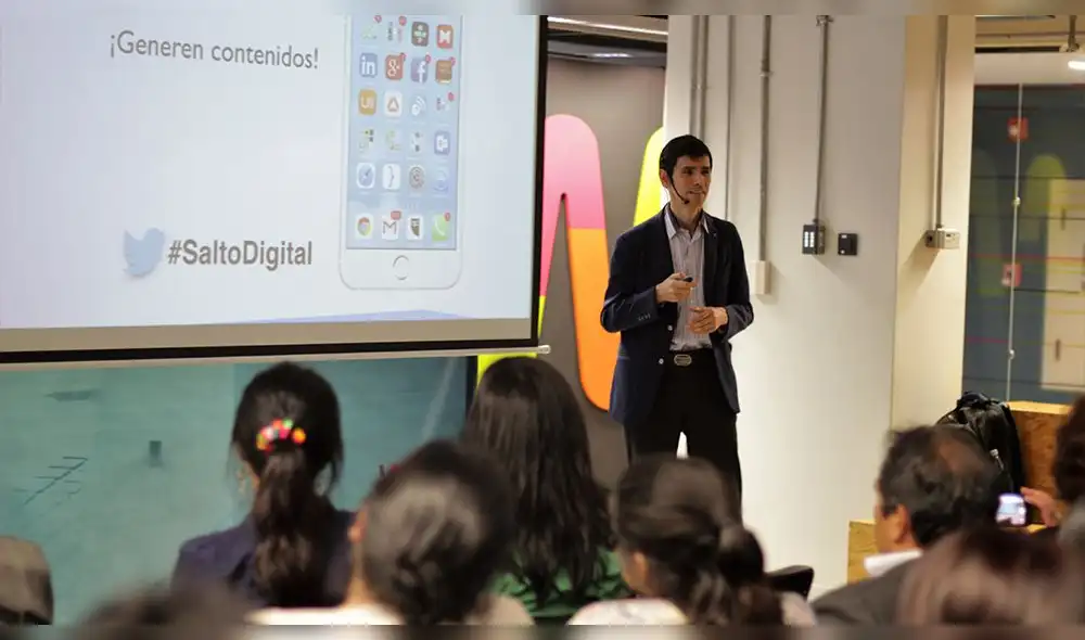 Charla Hacia un periodismo verdaderamente digital 