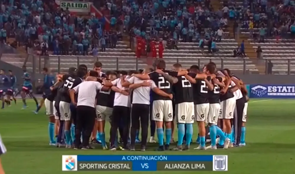 Jugadores de Sporting Cristal homenajearon a Juan Pablo Vergara. Foto: Captura