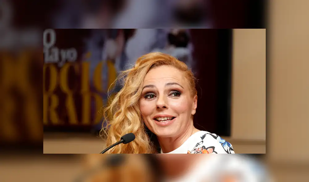 Rocío Carrasco estuvo acompañado por su marido, Fidel Albiac, durante la presentación del musical. Foto: Difusión.