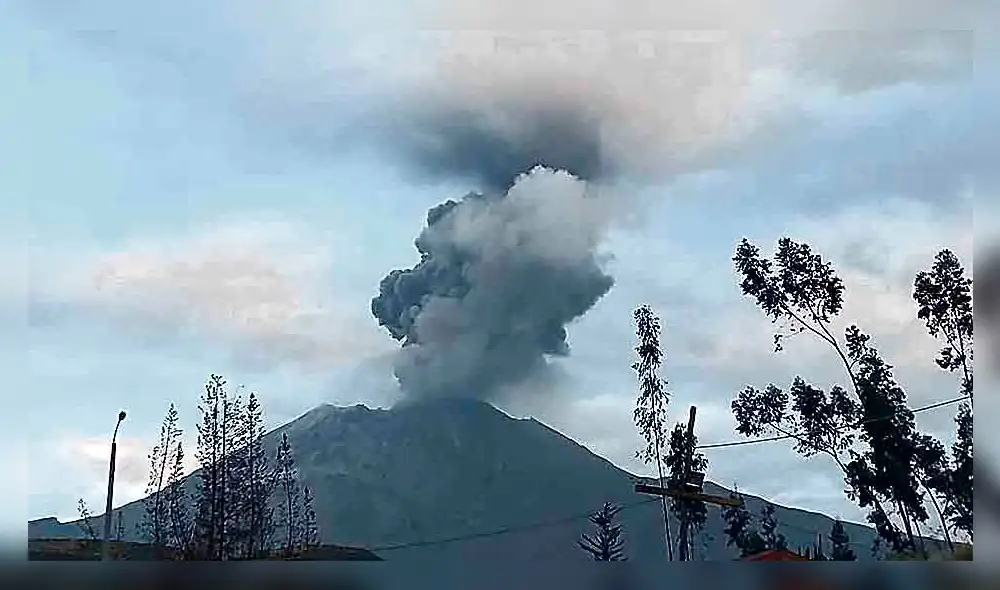 Volcán. Ayer por la mañana se registraron dos explosiones.