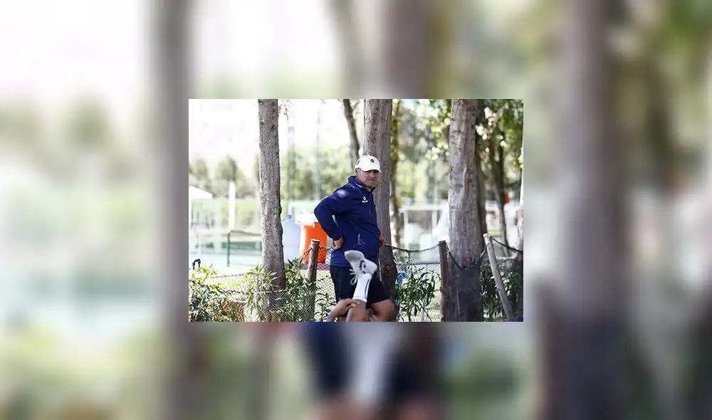 Carlos Bustos evalúa a todos sus jugadores antes de armar su once titular para el reinicio de la LIga 1