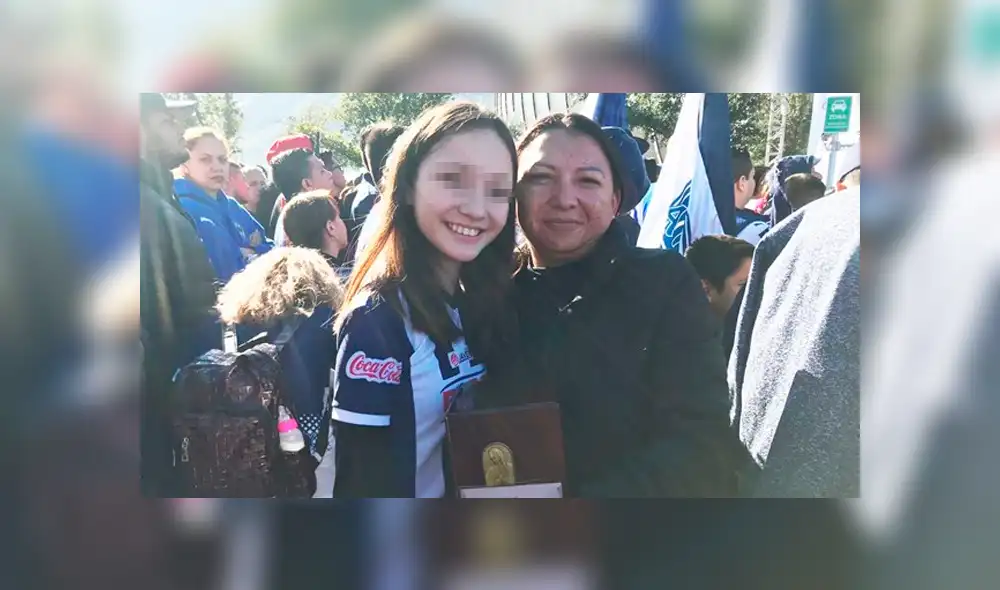 Mujer lleva cenizas de su esposo a festejar el triunfo del Monterrey. (Foto: El Horizonte)