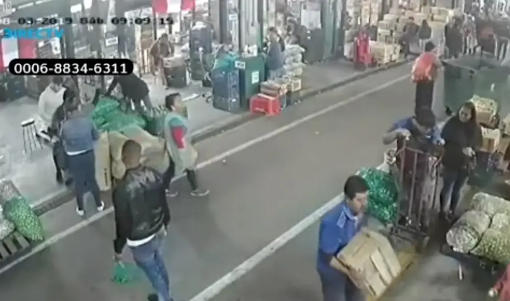 Dueño del local asegura que desde hace 30 años que se dedica a la venta, nunca había sido víctima de un robo. Foto: Captura. Dueño del local asegura que desde hace 30 años que se dedica a la venta, nunca había sido víctima de un robo. Foto: Captura.