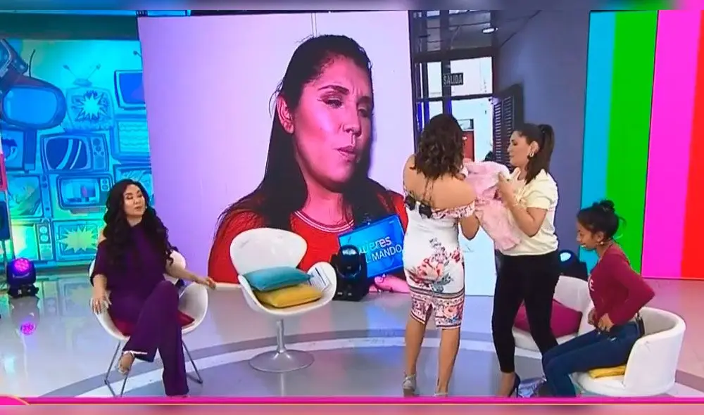 Karla Tarazona se conmueve con historia de bebé Karla Tarazona se conmueve con historia de bebé