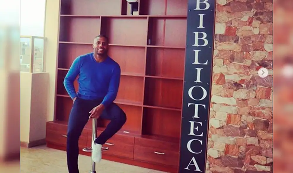 Roberto Guizasola inaugura biblioteca en su ONG para fomentar la lectura en niños de bajos recursos. (FOTO: Instagram/@guizasolalarosa).