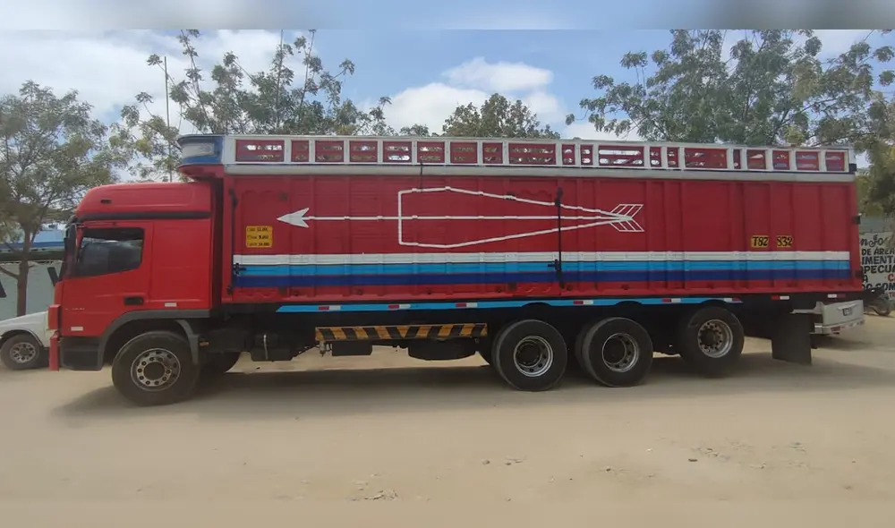 El camión recibió dos impactos de bala en el intento de asalto El camión recibió dos impactos de bala en el intento de asalto