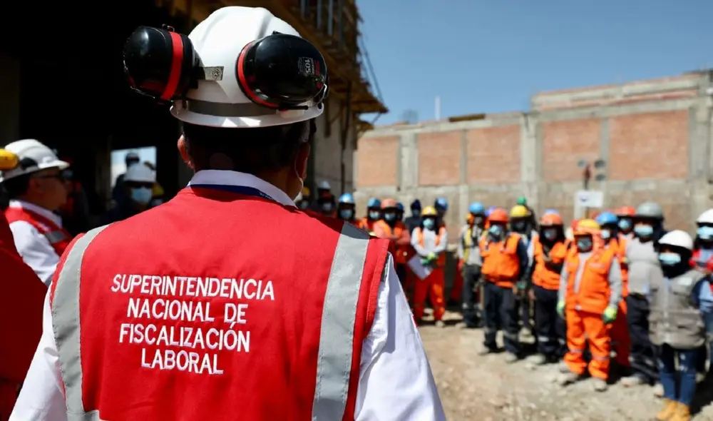 Entre julio de 2021 y julio de 2022, Sunafil emitió 4.061 resoluciones de multa por infracciones relacionadas al pago de gratificación. Foto: Andina