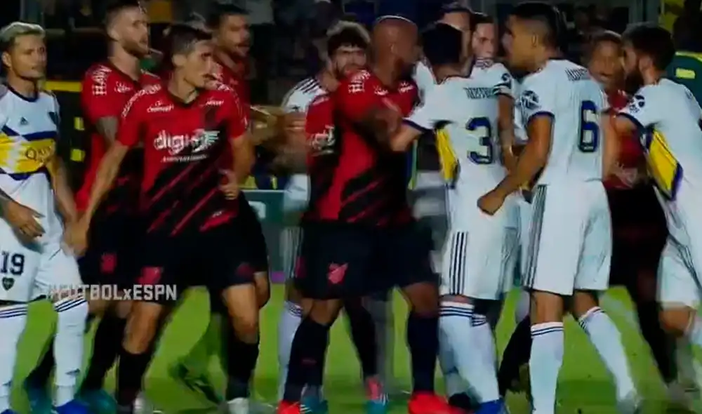 Marcone y CIttadini se agarraron a golpes tras una dura falta del jugador 'Xeneize'. Foto: ESPN Marcone y CIttadini se agarraron a golpes tras una dura falta del jugador 'Xeneize'. Foto: ESPN