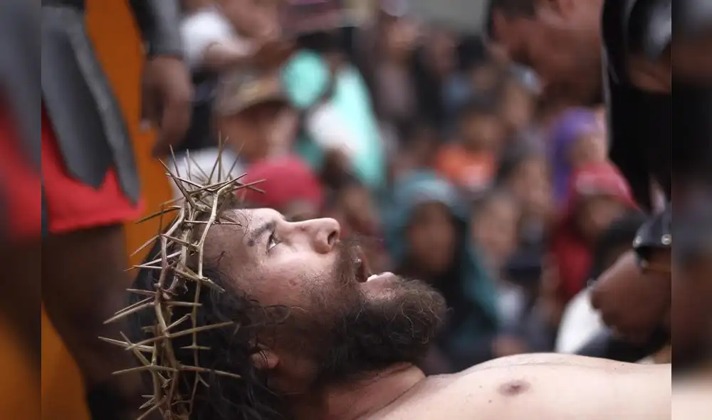 Semana Santa: actor es crucificado de verdad en Huánuco [FOTOS]