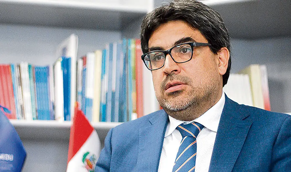 Ministro de Educación. Sociólogo. Exjefe de la Superintendencia Nacional de Educación Superior Universitaria (Sunedu).