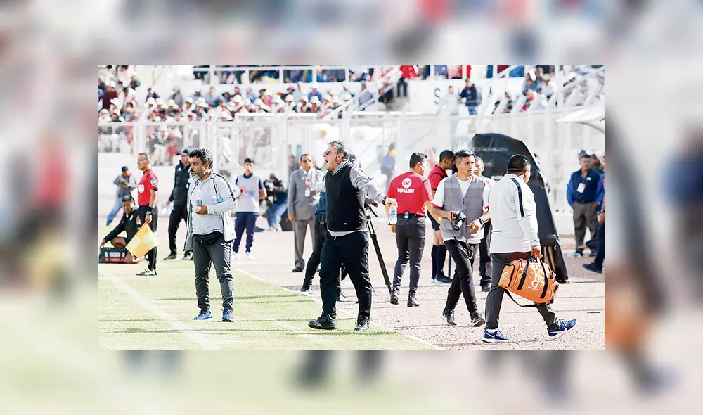 Molesto. Bengoechea fue muy duro en sus calificativos contra los árbitros. Tendrá que replantear para el duelo en Lima.