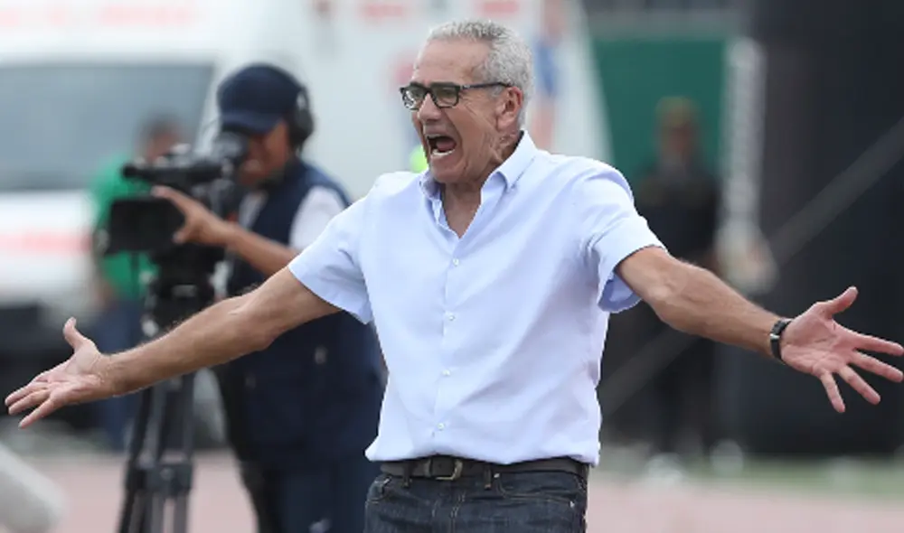 Gregorio Pérez sobre la condición que le habrían impuesto para seguir en Universitario. | Foto: GLR