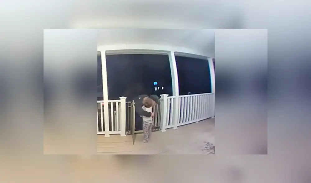 Desliza las imágenes para ver el emotivo encuentro que tuvo este bebé con un hombre que perdió a su hija días antes. Foto: Captura/ABC7 Desliza las imágenes para ver el emotivo encuentro que tuvo este bebé con un hombre que perdió a su hija días antes. Foto: Captura/ABC7