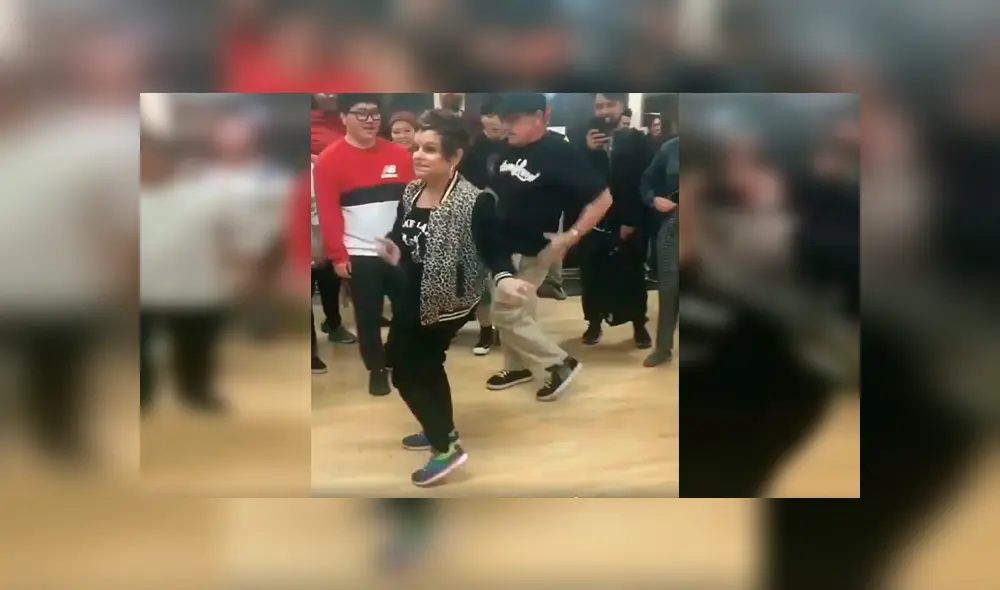 En Facebook, los esposos asombraron con sus singulares movimientos en una clase de baile.