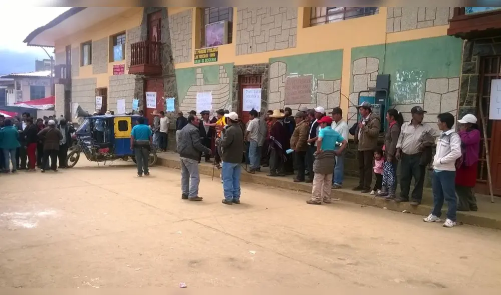 En el periodo de Humberto Marchena Villegas, como alcalde provincial de Ayabaca, una empresa de los hermanos José y Benjamín Palacios Aguilar obtuvo casi el 100% de sus contrataciones como proveedor del Estado de parte de esa municipalidad. Foto: Cortesía. En el periodo de Humberto Marchena Villegas, como alcalde provincial de Ayabaca, una empresa de los hermanos José y Benjamín Palacios Aguilar obtuvo casi el 100% de sus contrataciones como proveedor del Estado de parte de esa municipalidad. Foto: Cortesía.