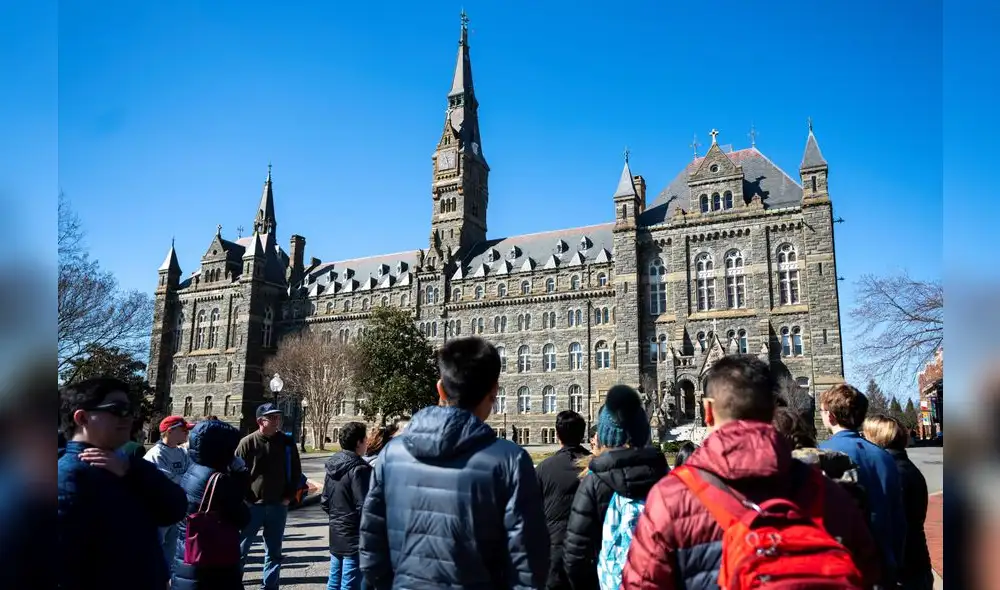 Detectan red de ingreso a universidades de élite 