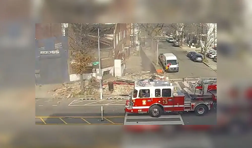 Edificio colapsa y los bomberos llegan en un segundo [VIDEO]