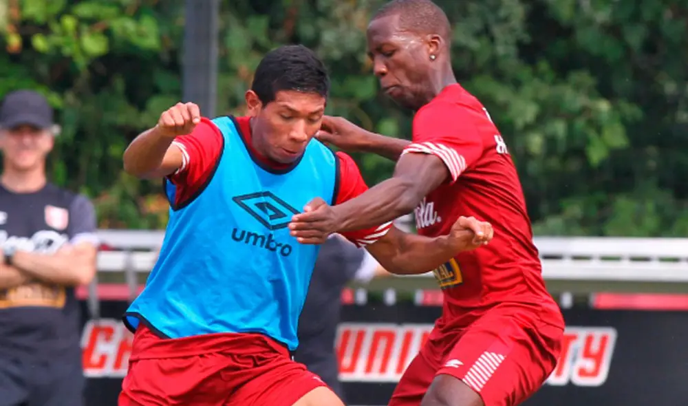 Flores y Advíncula son dos de los jugadores más representativos de la selección peruana.