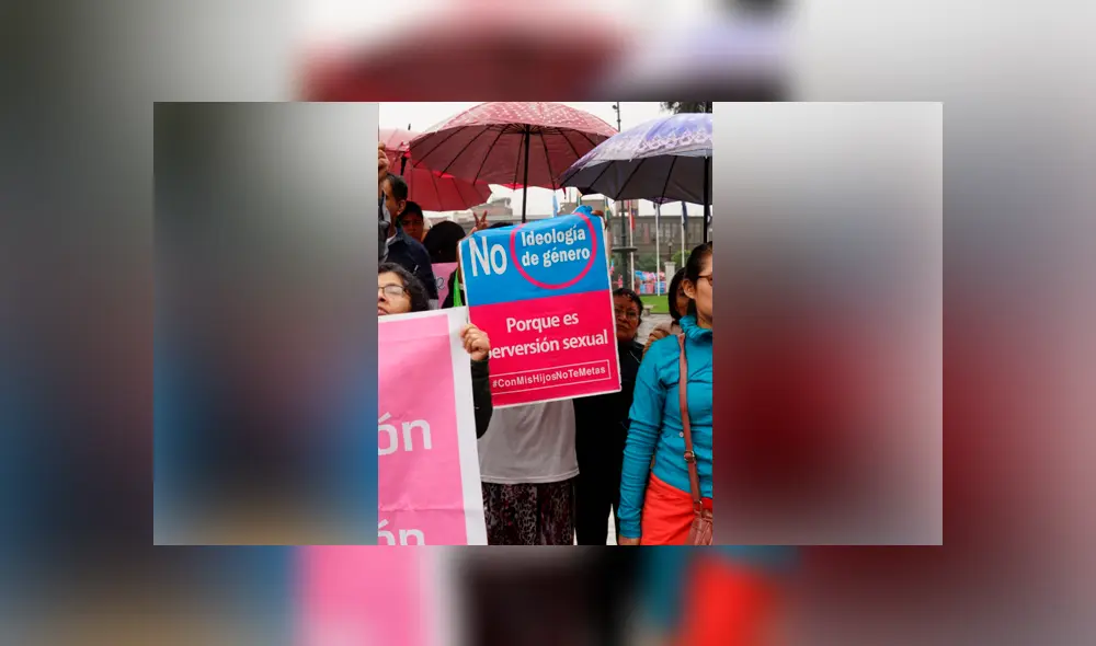 'Con mis hijos no te metas': Colectivo protestó en zona restringida del Congreso [VIDEOS]