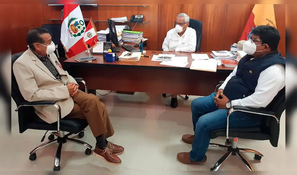 Reunión entre congresista Rolando Campos, gobernador Anselmo Lozano y gerente regional de Agricultura. Reunión entre congresista Rolando Campos, gobernador Anselmo Lozano y gerente regional de Agricultura.