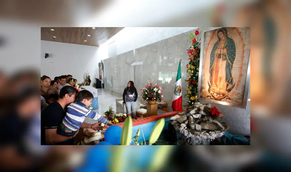 Fieles visitan a la milagrosa 'morenita'. (FOTO: INTOLERANCIA DIARIO)