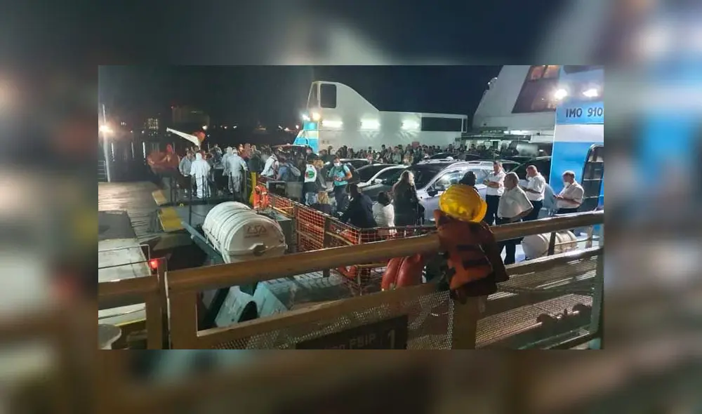 En la terminal de la empresa se montó un enorme operativo sanitario. (Foto: Infobae)