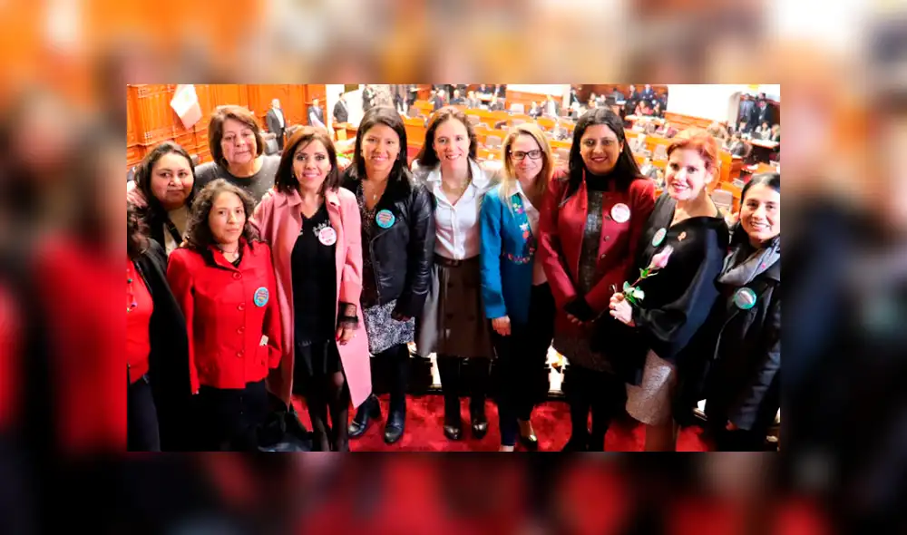 Mujeres en el poder Mujeres en el poder