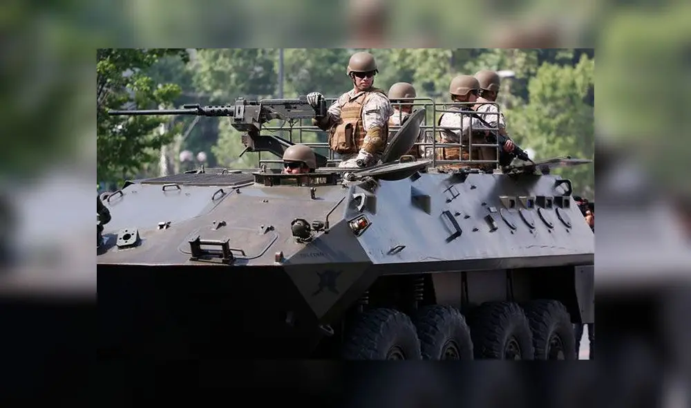 Los militares han intervenido en las manifestaciones. Ahora toda persona tiene prohibido estar en la calle debido al Toque de queda. Foto: EFE.