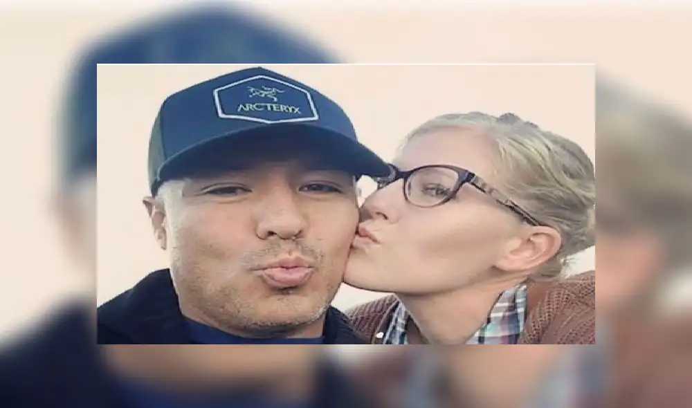 Chinese virologist Shi Zhengli (L) is seen inside the P4 laboratory in Wuhan, capital of China's Hubei province on February 23, 2017. - The P4 epidemiological laboratory was built in co-operation with French bio-industrial firm Institut Merieux and the Chinese Academy of Sciences. (Photo by Johannes EISELE / AFP)