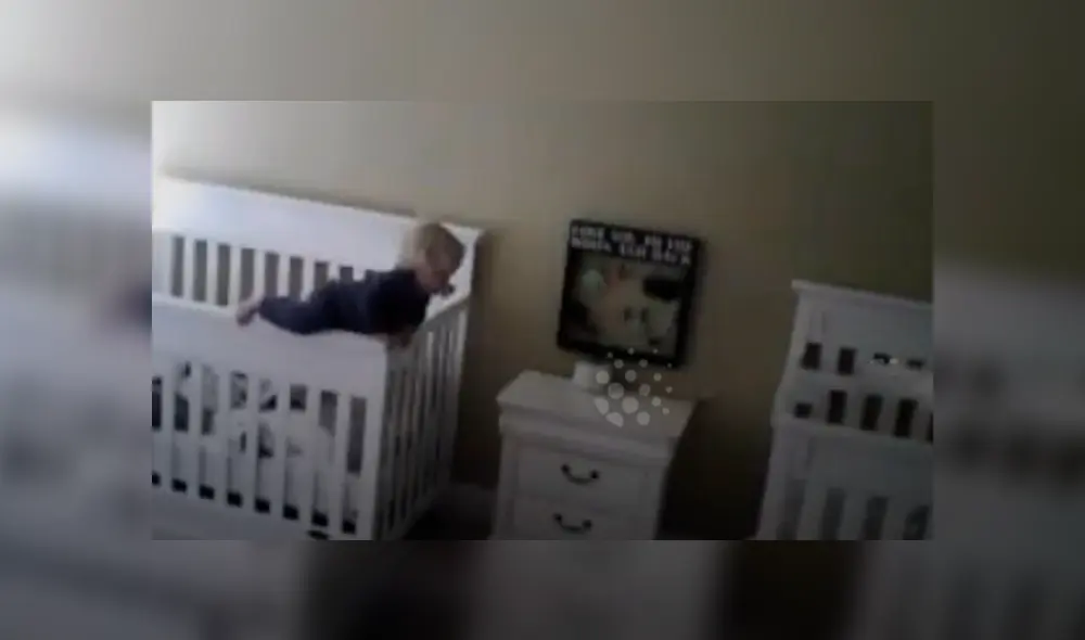 Desliza hacia la izquierda para ver lo que hacía un bebé en ausencia de su madre. Video de Facebook.