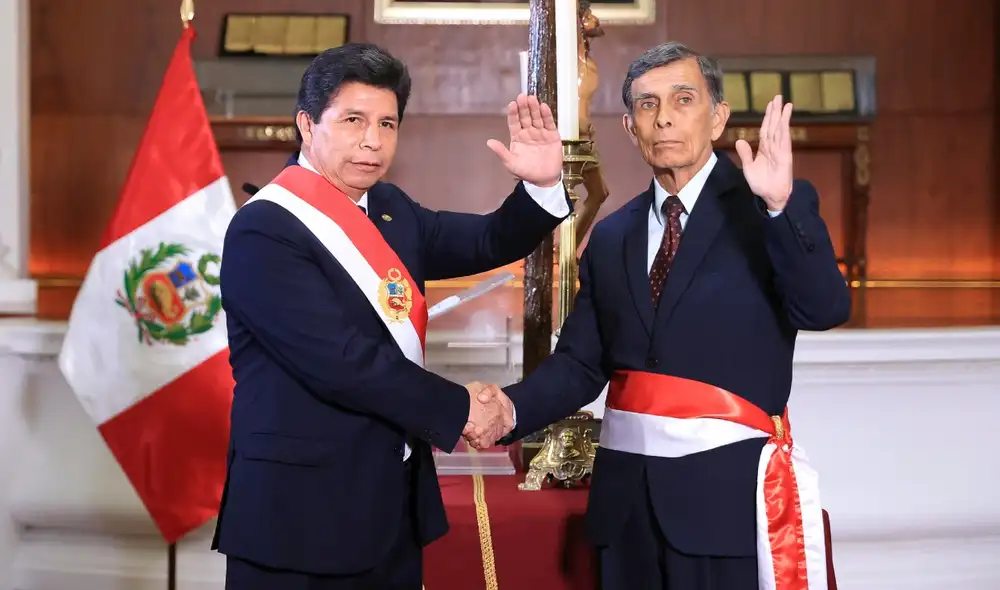 Emilio Bobbio Rosas fue jefe del Gabinete de Asesores de la DINI, durante la gestión de José Fernández LaTorre. Foto: Presidencia Emilio Bobbio Rosas fue jefe del Gabinete de Asesores de la DINI, durante la gestión de José Fernández LaTorre. Foto: Presidencia