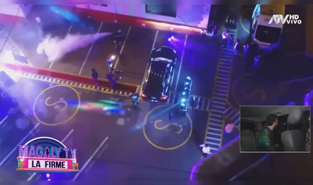 Peluchín llegó en una camioneta negra y resguardado por dos guardaespaldas. (Foto: Captura ATV)
