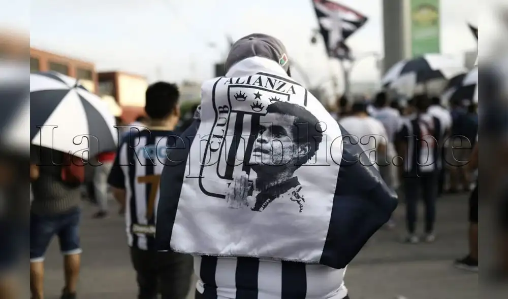 Reportaron disturbios en exteriores del Estadio Nacional. Foto: La República