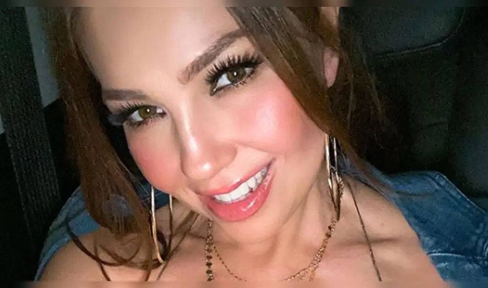 Thalia se burla de Bad Bunny al imitarlo en video. Fuente: Instagram