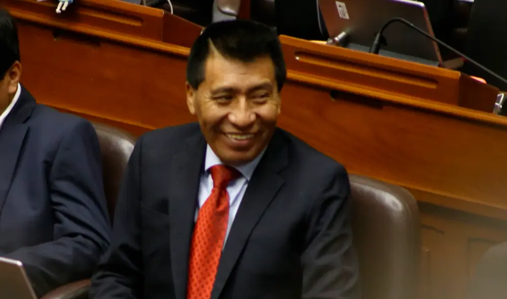 Moiisés Mamani ya es investigado en el Ministerio Público por tocamientos indebidos, entre otros delitos. Fotos: La República. Moiisés Mamani ya es investigado en el Ministerio Público por tocamientos indebidos, entre otros delitos. Fotos: La República.