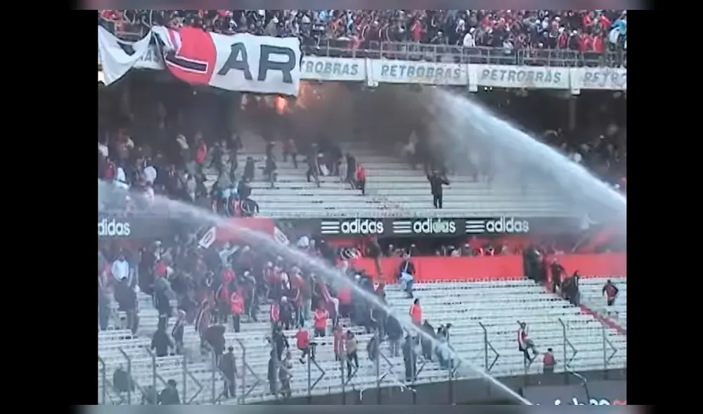 River Plate: se cumple 9 años del descenso del equipo Millonario en el estadio Monumental.