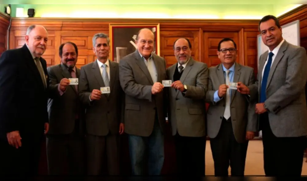 Ministerio de Salud y Reniec planean implementación de historias clínicas electrónicas Ministerio de Salud y Reniec planean implementación de historias clínicas electrónicas