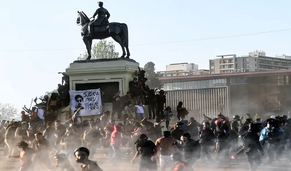 Por segundo año consecutivo Chile albergó una serie de manifestaciones y enfrentamientos con las fuerzas de seguridad. Foto: AFP