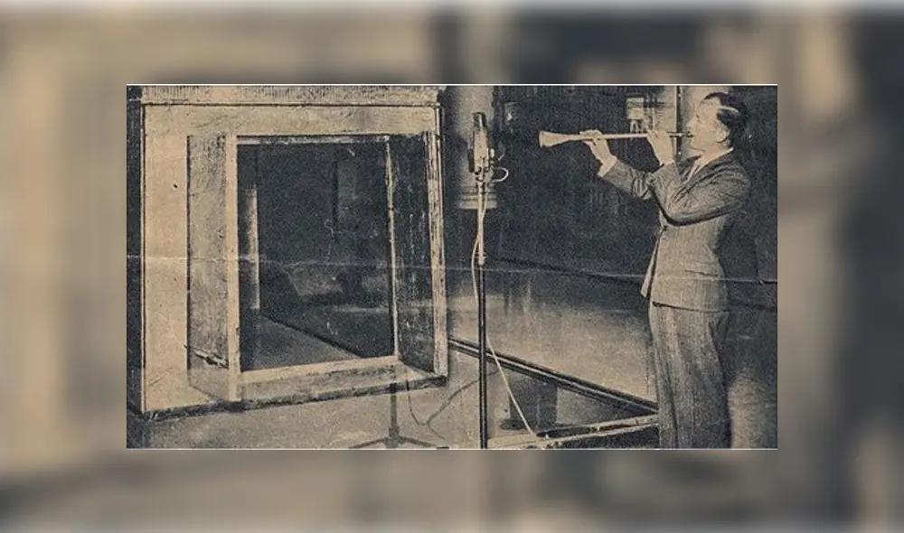 James Tappern tocando una de las trompetas. Foto: BBC.