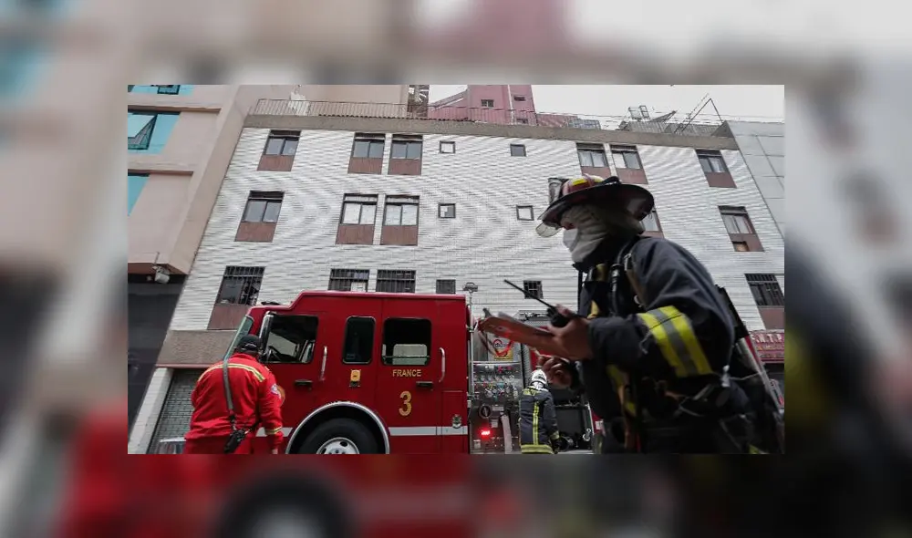 Bomberos. Créditos: Antonio Melgarejo / La República Bomberos. Créditos: Antonio Melgarejo / La República