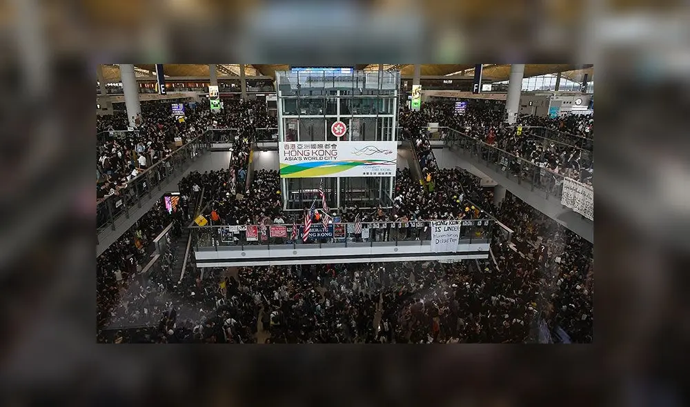 Aeropuerto Internacional de Hong Kong tomado por los manifestantes. Foto: AFP. Aeropuerto Internacional de Hong Kong tomado por los manifestantes. Foto: AFP.