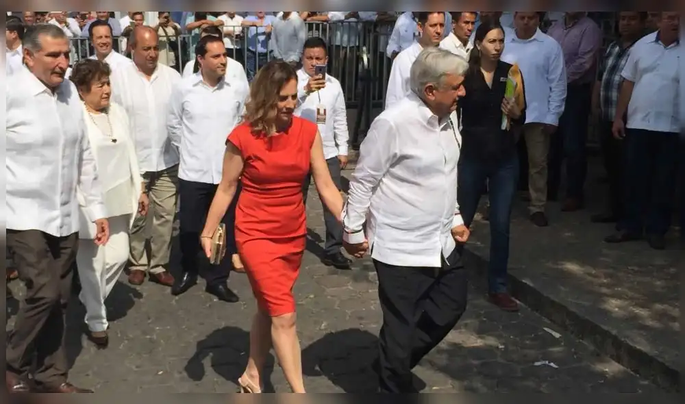 Gutiérrez Müller anunció que no sería primera dama y anunció la supresión de esta figura protocolaria sin funciones ni responsabilidades concretas. (Foto: La Silla Rota) Gutiérrez Müller anunció que no sería primera dama y anunció la supresión de esta figura protocolaria sin funciones ni responsabilidades concretas. (Foto: La Silla Rota)