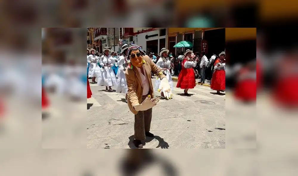 Disfraz de Moisés Mamani se volvió viral en carnaval de Ayacucho