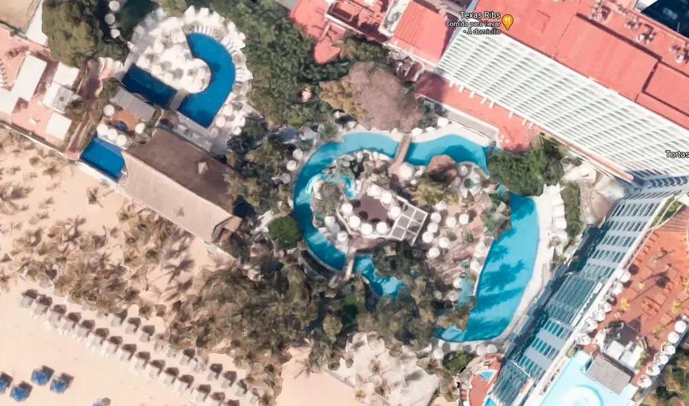 Desliza las imágenes para ver cómo luce el hotel donde se filmaron las vacaciones en Acapulco de El Chavo del 8. Foto: Captura de Google Maps